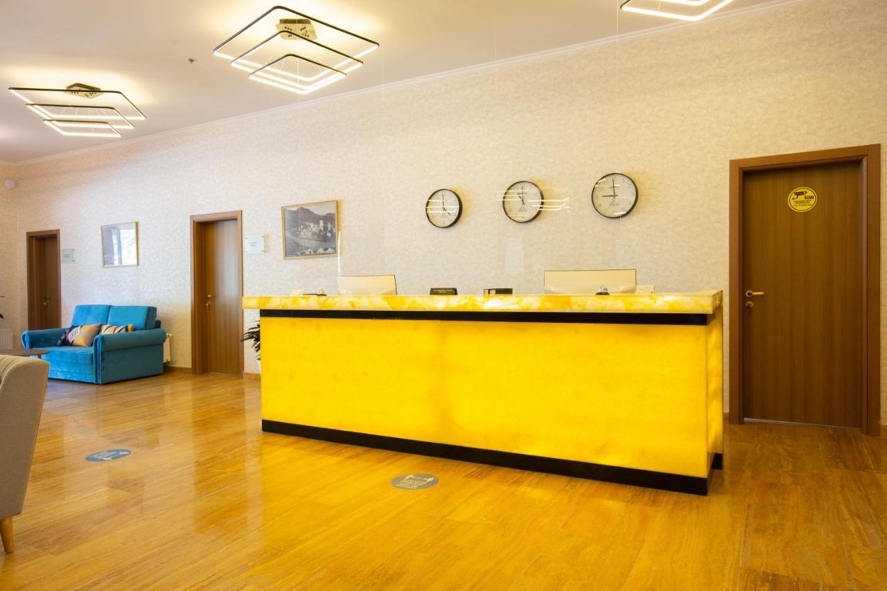 Gistola Hotel Mestia Buitenkant foto