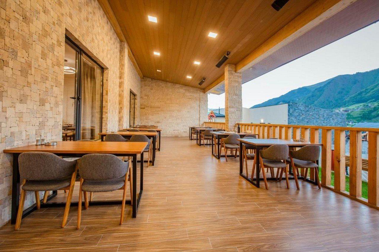 Gistola Hotel Mestia Buitenkant foto