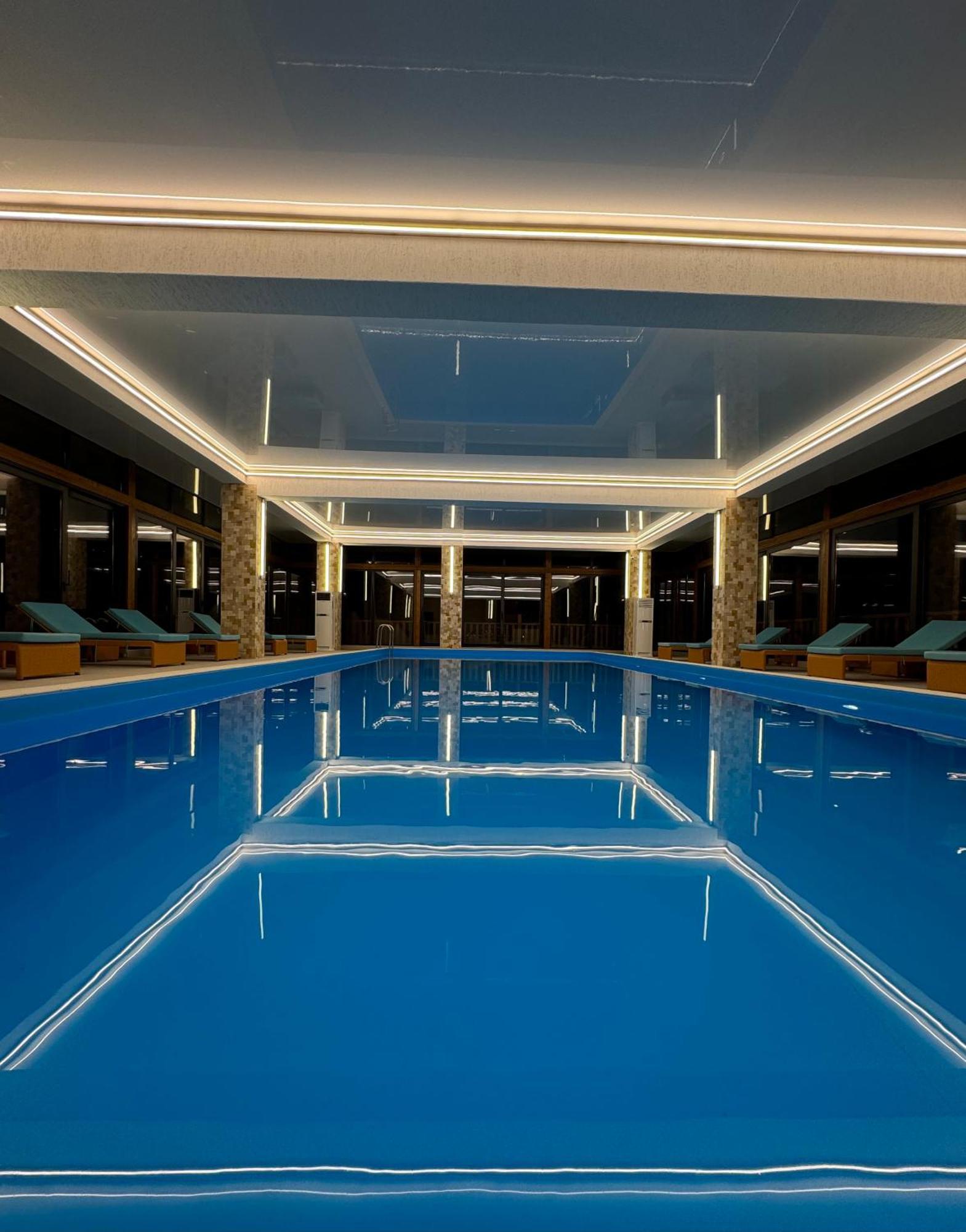 Gistola Hotel Mestia Buitenkant foto